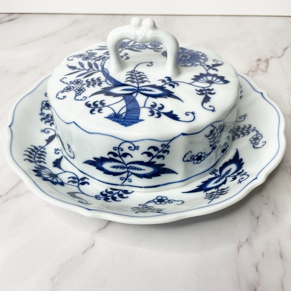 Vintage Blue Danube Round Covered Butter Cheese Dish Blue Onion